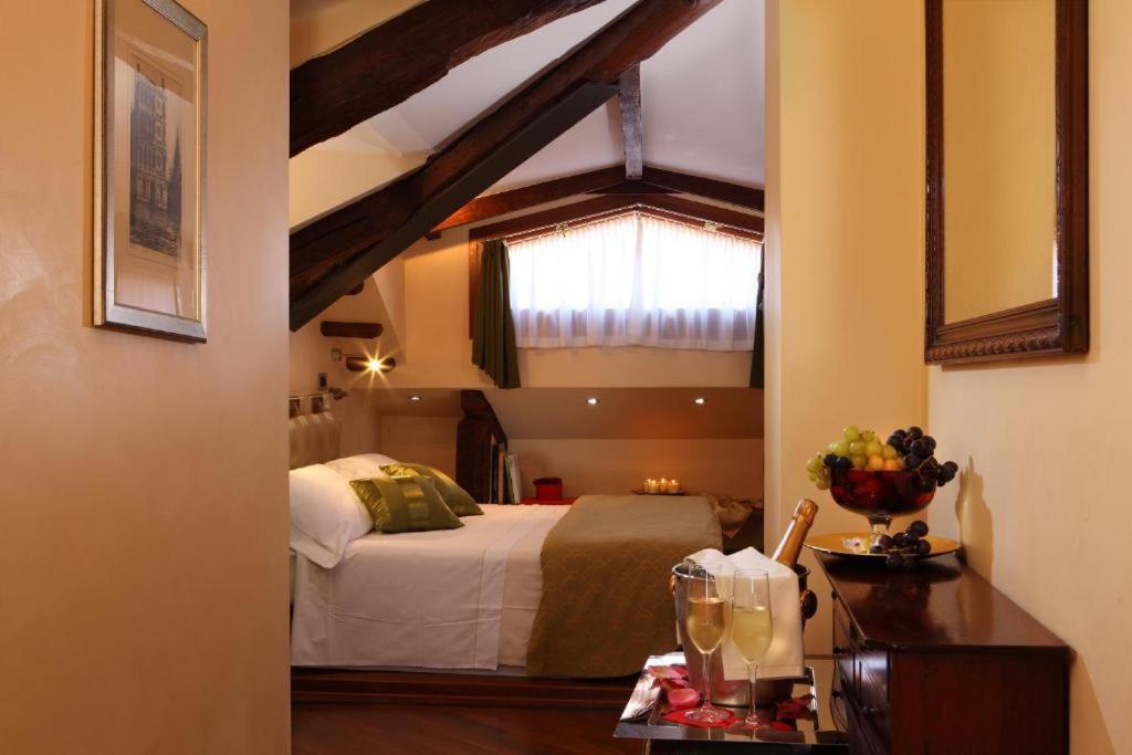 Accademia - Maravege 3* Venezia