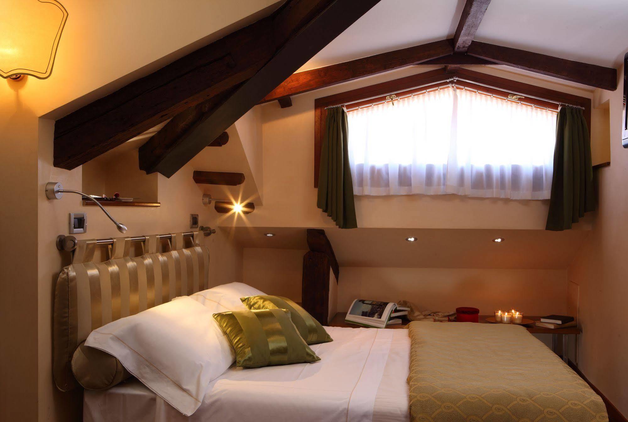 Accademia - Maravege Hotel Venezia