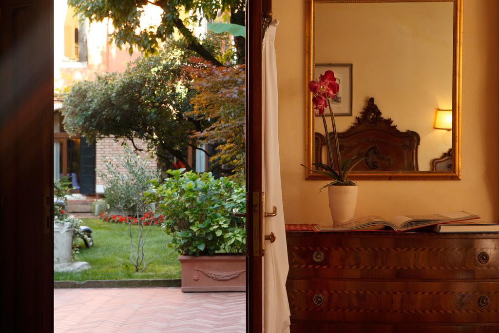 Hotel Accademia - Maravege Venice